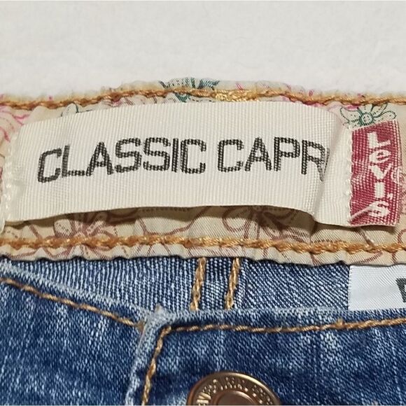 VINTAGE Levi's Classic Capri Cropped Mid Rise Jean - Picture 10 of 12